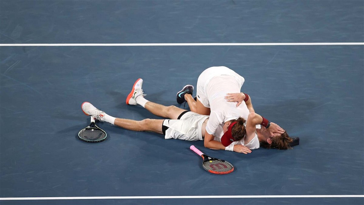 Pavlyunchenkova/Rublev wins all-ROC mixed doubles final