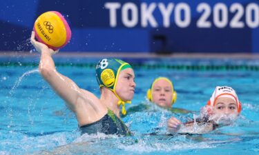 Van de Kraats scores hat trick in loss to Australia