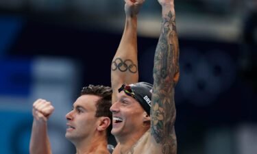 U.S. men break record in 4x100 relay and more from Day 9