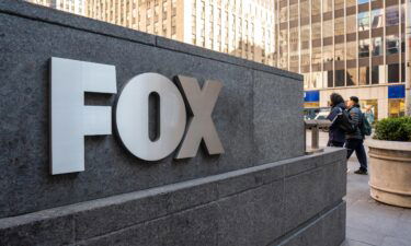 The White House praises Fox for its new Covid policy