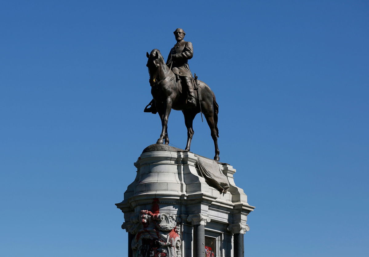 <i>Daniel Sangjib Min/Richmond Times-Dispatch/AP</i><br/>Robert E. Lee statue in Virginia's capital