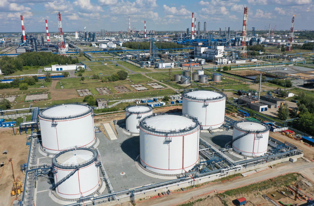 <i>Gavriil Grigorov/TASS/Getty Images</i><br/>A Gazprom refinery in Omsk