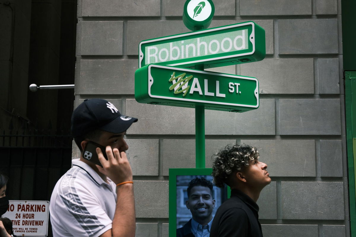 <i>Spencer Platt/Getty Images</i><br/>Robinhood reported disappointing revenue after markets closed on Tuesday. Pictured a generic image of Wall Street on July 29