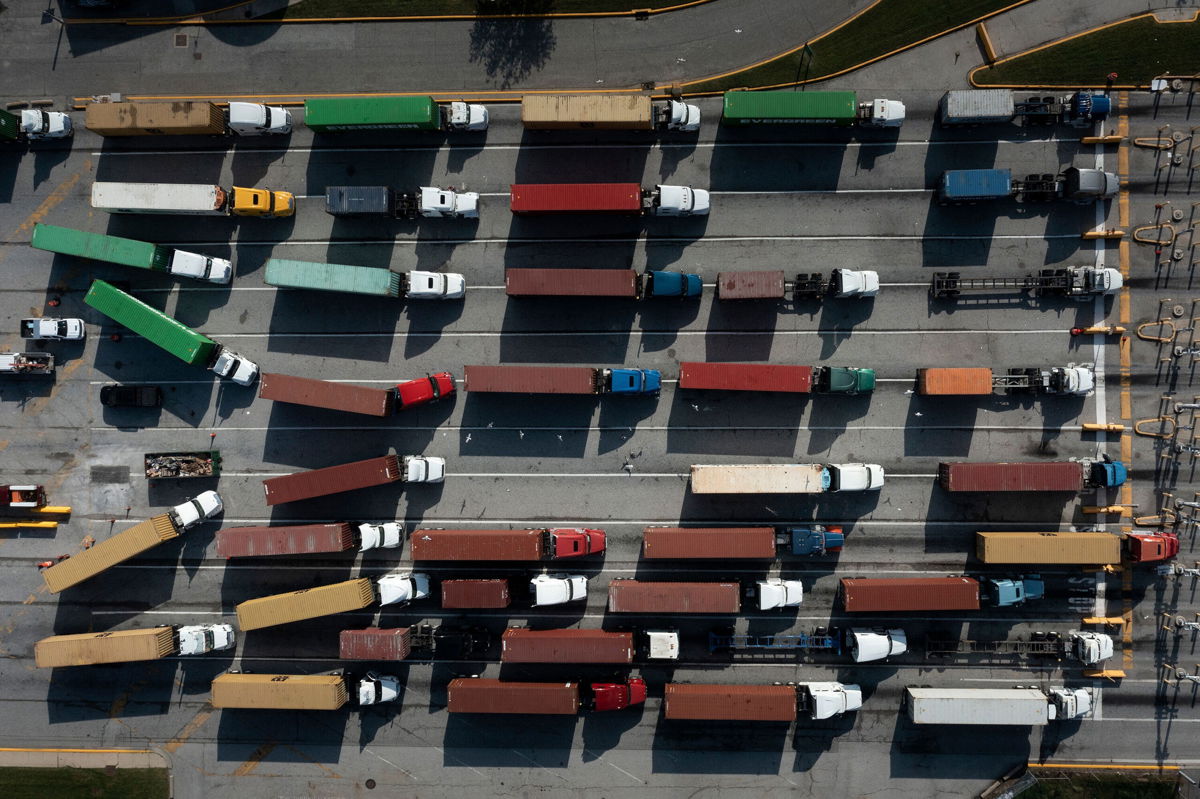 <i>Brendan Smialowski/AFP/Getty Images</i><br/>The White House is exploring whether to deploy the National Guard to ease the supply chain backlog. In this aerial image