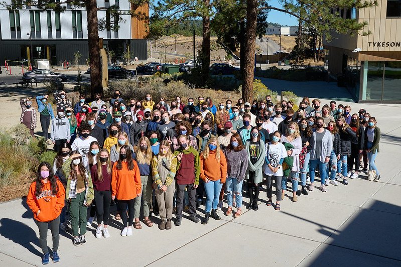 Newly enrolled fall students at OSU-Cascades pose for group photo