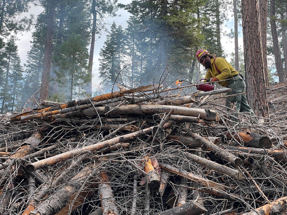 Sisters Ranger District continues pile burning through the week - KTVZ