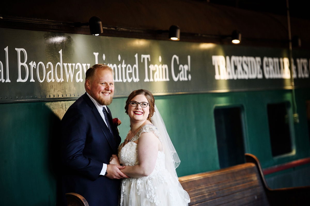 <i>808 Studios Photography</i><br/>Andrew and Emily Linder got hitched a month before she gave him a kidney.