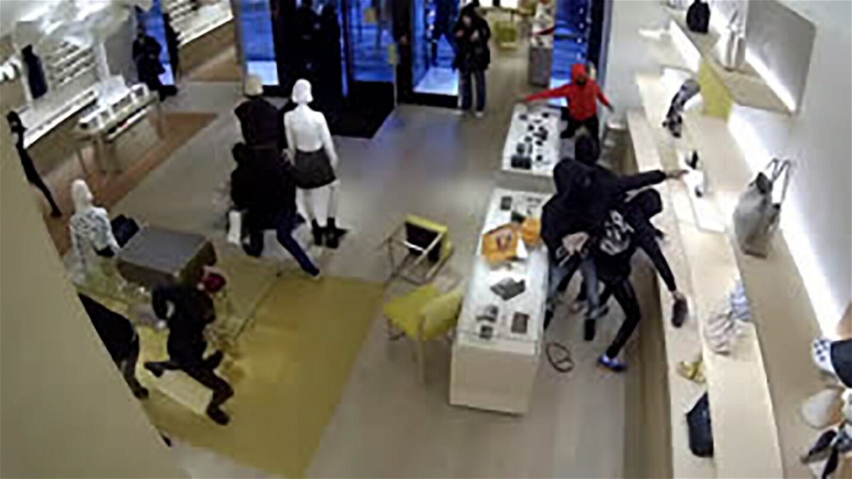 <i>WLS</i><br/>Surveillance footage from the mall showing Louis Vuitton store being ransacked at Oak Brook Center Mall in Oak Brook