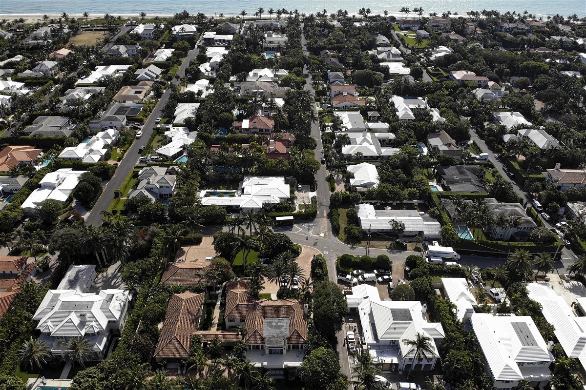 <i>Marco Bello/Bloomberg/Getty Images</i><br/>Single-family houses in Palm Beach
