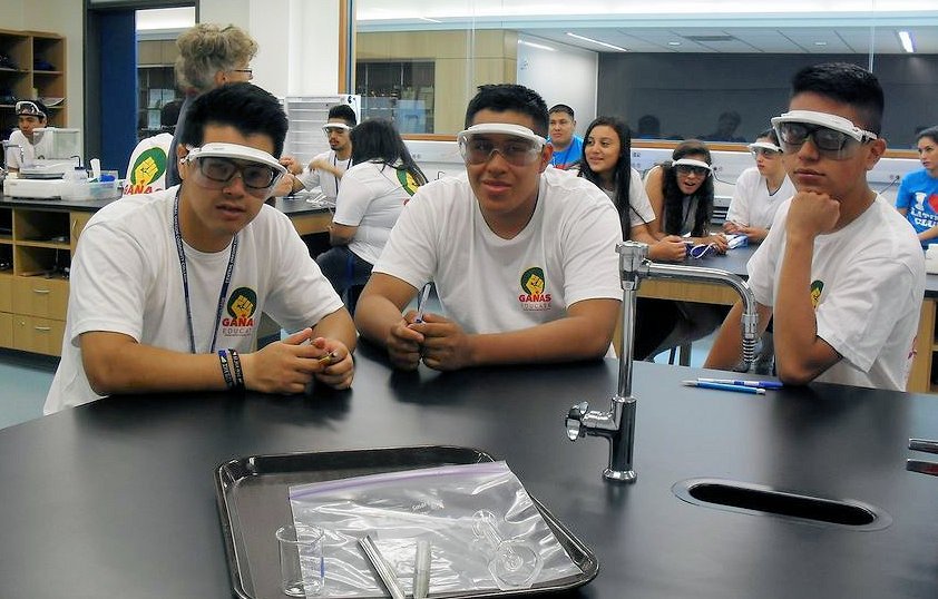 COCC's Ganas summer program for Latinx high schoolers, coordinated by the office of diversity and inclusion, provides hands-on science labs and other empowering learning opportunities (photo taken prior to COVID-19)