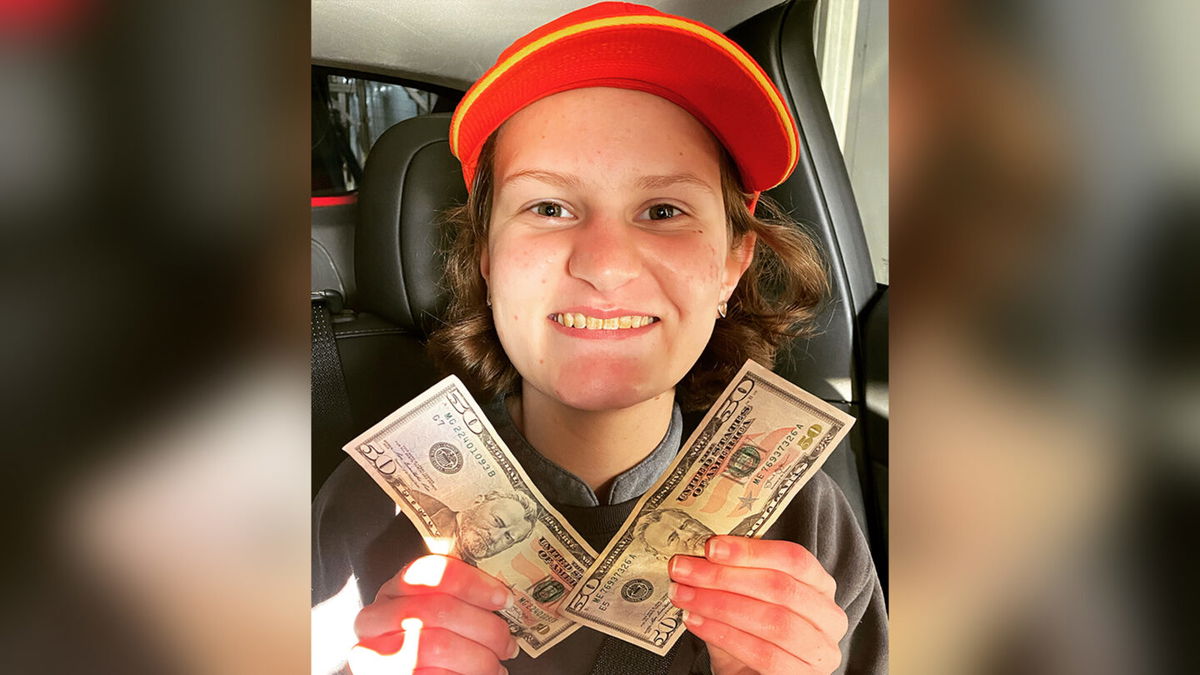 <i>Courtesy Tom Raley</i><br/>Sydney Raley was rewarded $100 from two Edina Police Department officers.