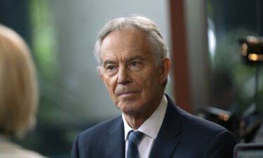 Former UK prime minister Tony Blair is to be given the senior most knighthood in the UK's New Year's Honors List.