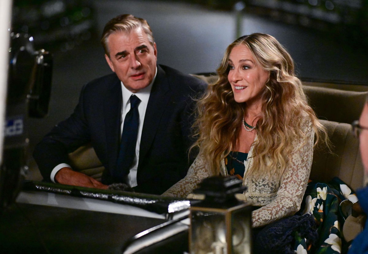 <i>James Devaney/GC Images/Getty Images</i><br/>Chris Noth and Sarah Jessica Parker seen on the set of 