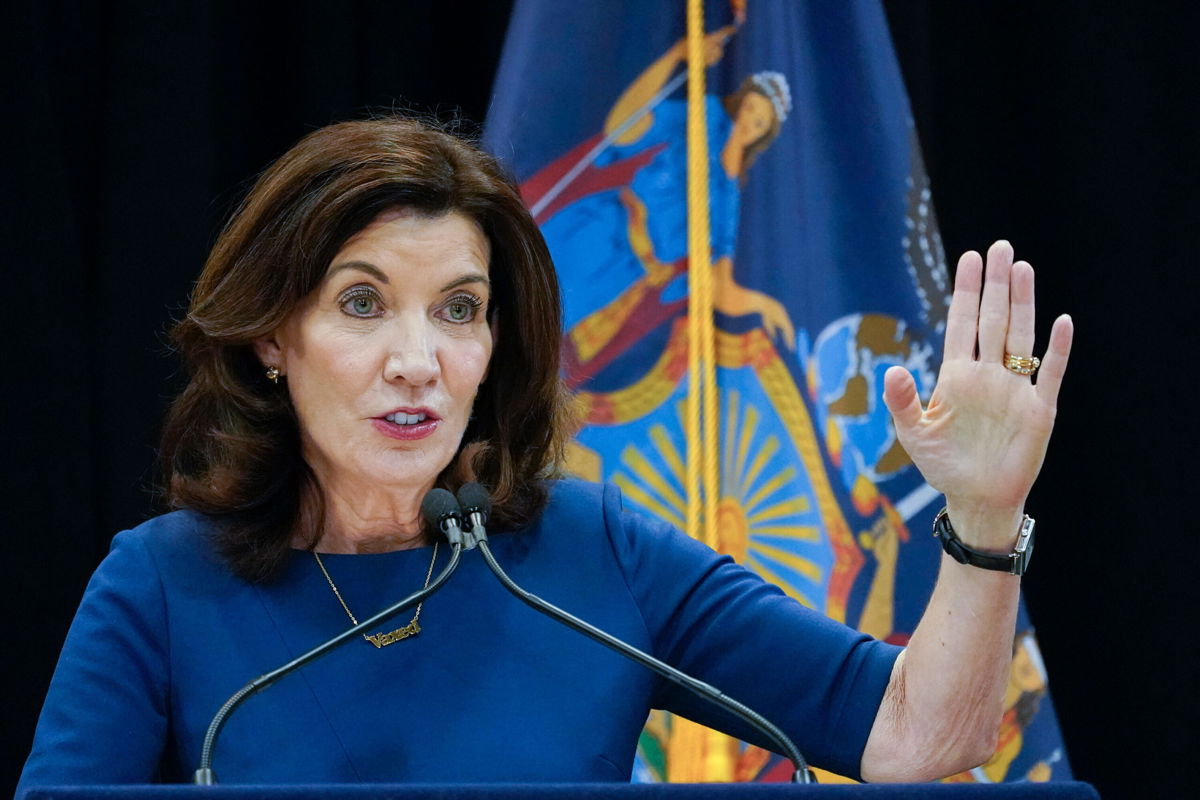<i>Mary Altaffer/AP</i><br/>New York Governor Kathy Hochul has announced a new temporary indoor mask mandate