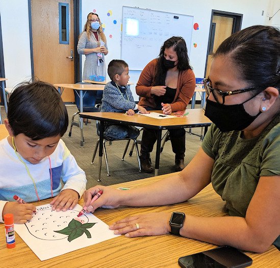Central Oregon’s Juntos Aprendemos program started in 2019 and currently serves 60 students and their parents, will expand