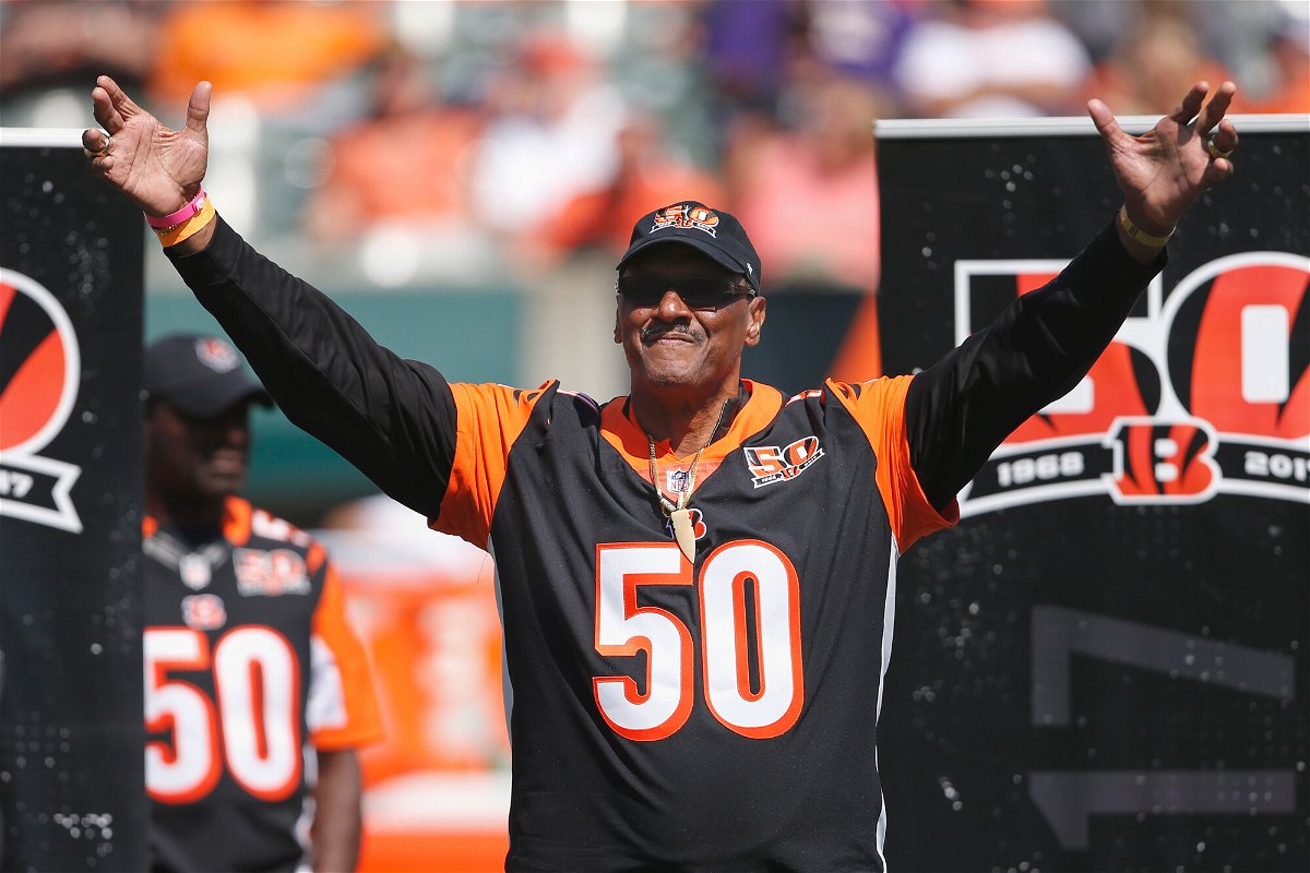 <i>Gary Landers/AP</i><br/>Browner waves to the crowd during a halftime ceremony of an NFL football game between the Bengals and the Baltimore Ravens on September 10