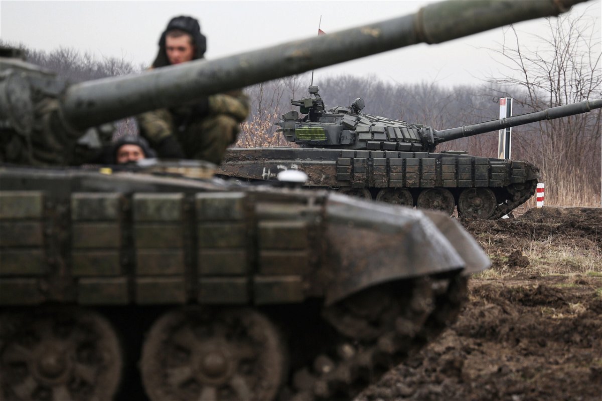 <i>AP</i><br/>Ukraine warns Russia has 