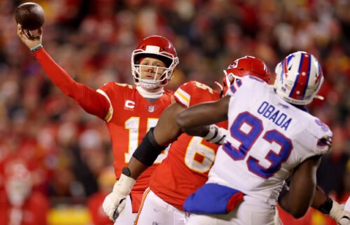 Chiefs quarterback Patrick Mahomes throws the game-winning touchdown to Kelce.