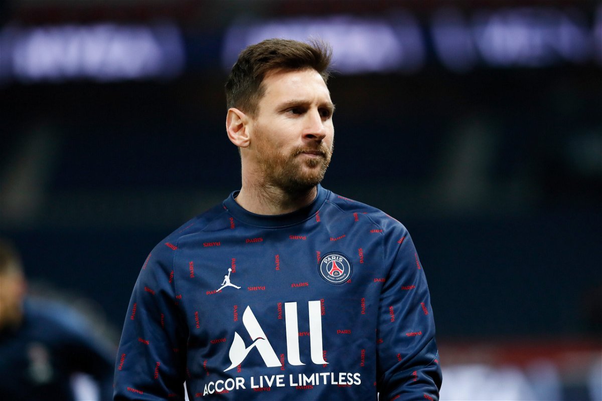 <i>Catherine Steenkeste/Getty Images</i><br/>Lionel Messi warms up before PSG's Ligue 1 match against AS Monaco at the Parc des Princes on December 12