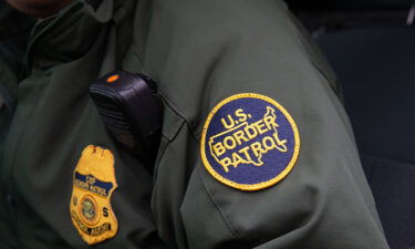 Border Patrol officers have rescued Wednesday morning 25 migrants from a locked