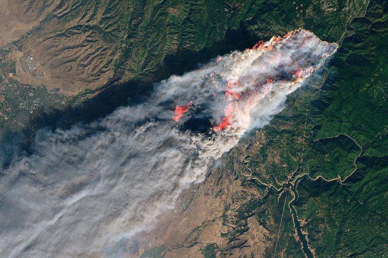 Satellite image of California's destructive Camp Fire in 2018