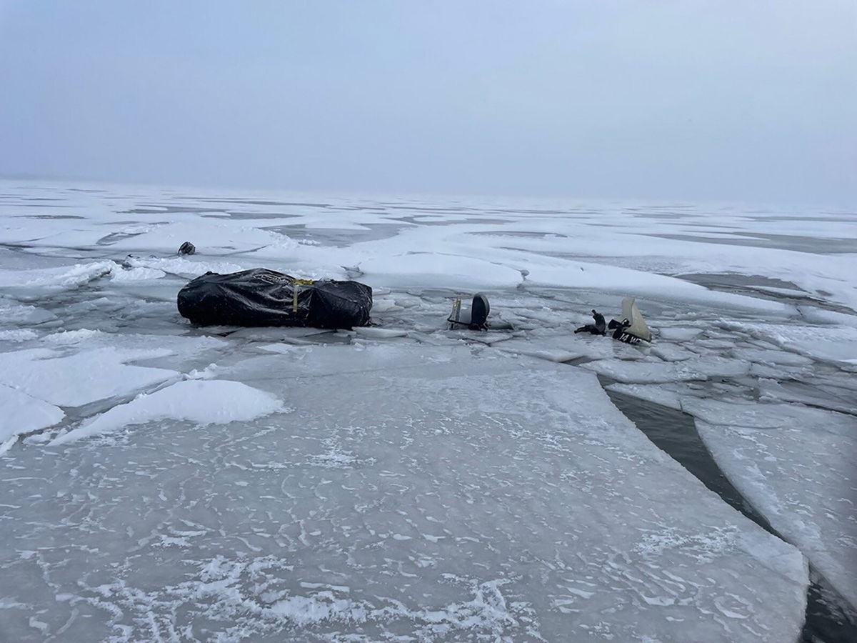 Coast Guard Rescues 2 On Saginaw Bay - KTVZ