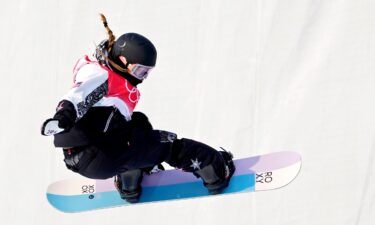 Chloe Kim snowboarding