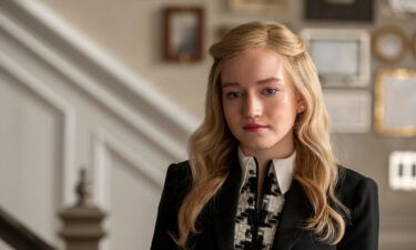 Julia Garner as Anna Delvery in 'Inventing Anna'.