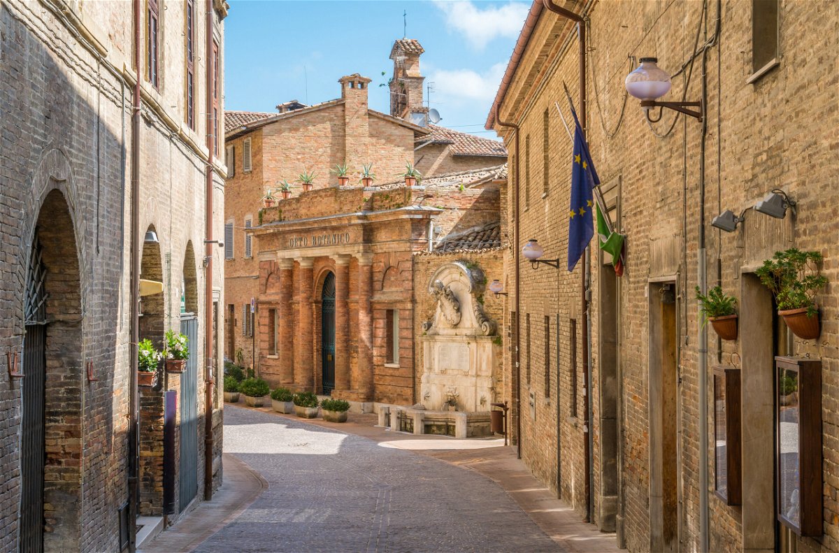 <i>e55evu/Adobe Stock</i><br/>Today you can walk from Raphael's house to Federico's palace