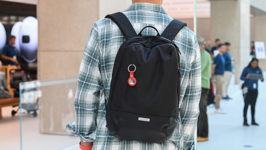 <i>James D. Morgan/Getty Images</i><br/>A keyring containing an AirTag attached to a rucksack inside the Apple Store in 2021 in Sydney
