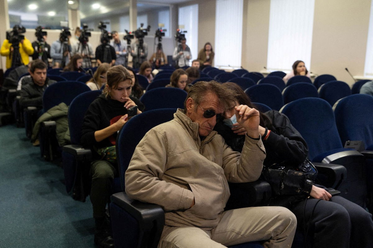 <i>Ukranian Presidential Press Service/Handout/Reuters</i><br/>Sean Penn attended a press briefing at the Presidential Office in Kyiv