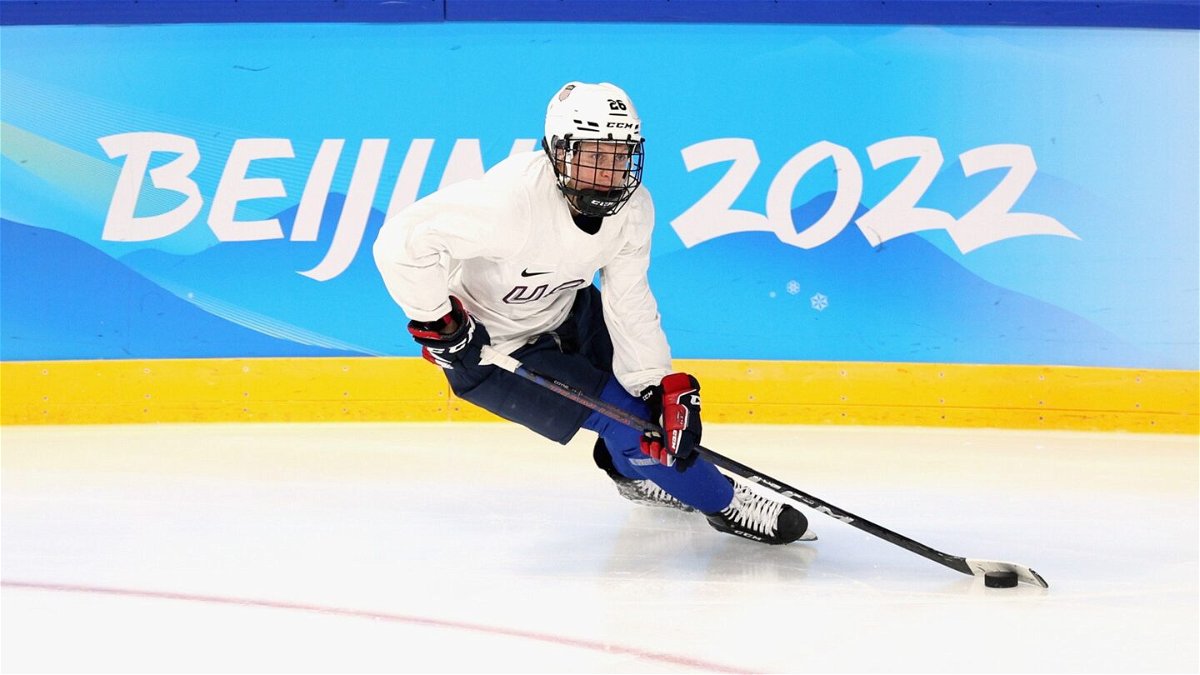 Kendall Coyne Schofield practices for Team USA.