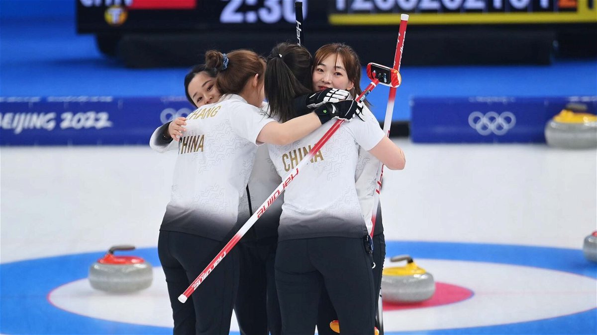 China win hurts Canada's semifinal hopes in women's curling