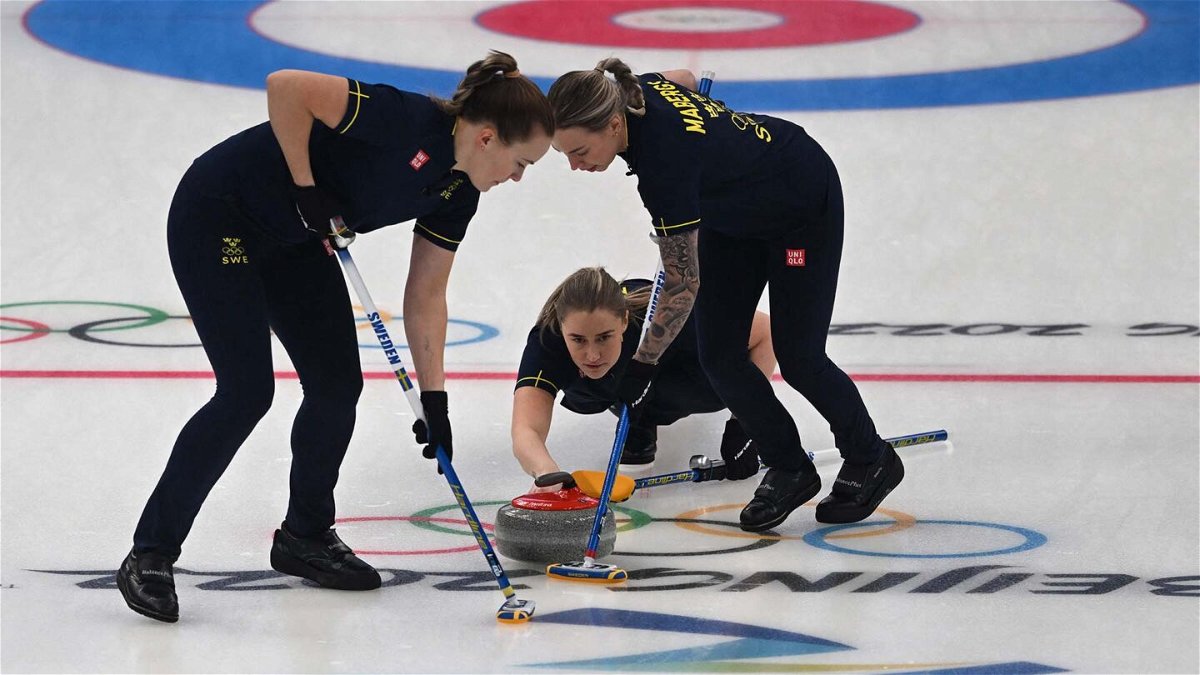 Swedish women's curlers sweep in front of curling stone