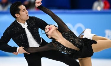 Top routines and throws of the pairs short program