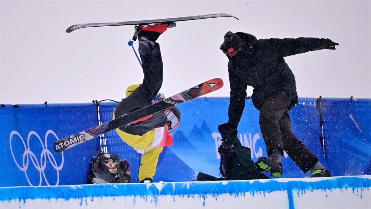 Finnish skier soars out of halfpipe