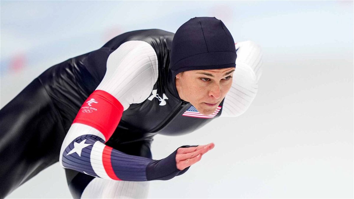 Brittany Bowe earns bronze medal in 1000m for the U.S.