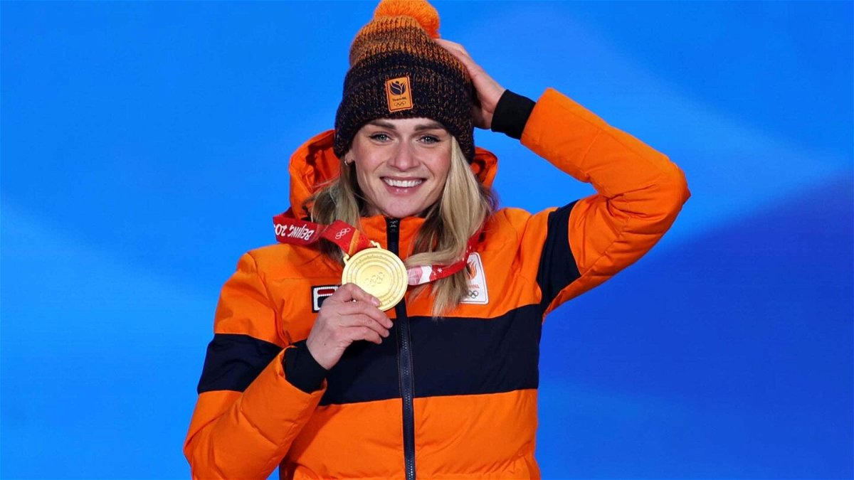 Irene Schouten receives third gold medal of Winter Olympics