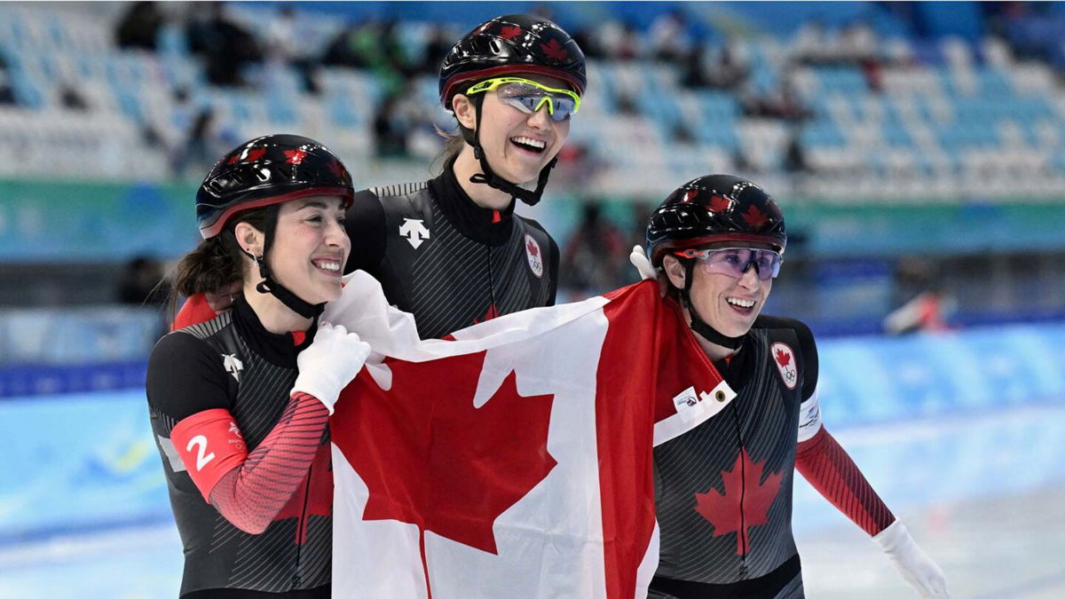 Canada sets Olympic record to win women's team pursuit