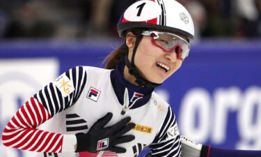 Choi Min-Jeong sets Olympic record in women's 1500m