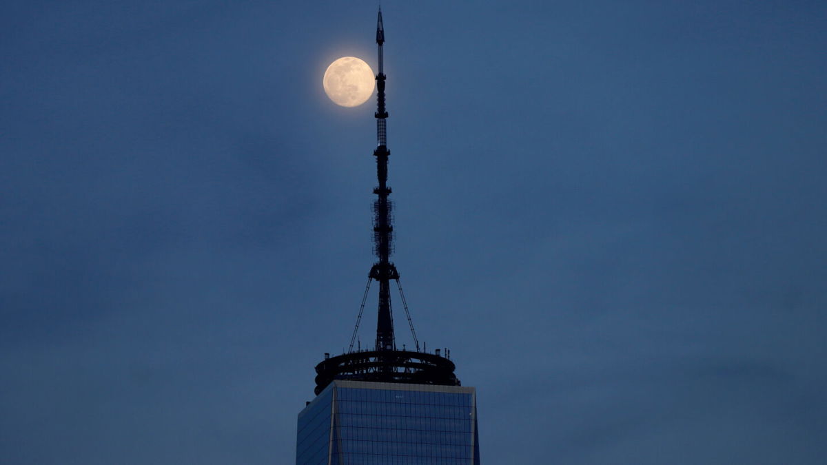 <i>Gary Hershorn/Getty Images</i><br/>The worm moon