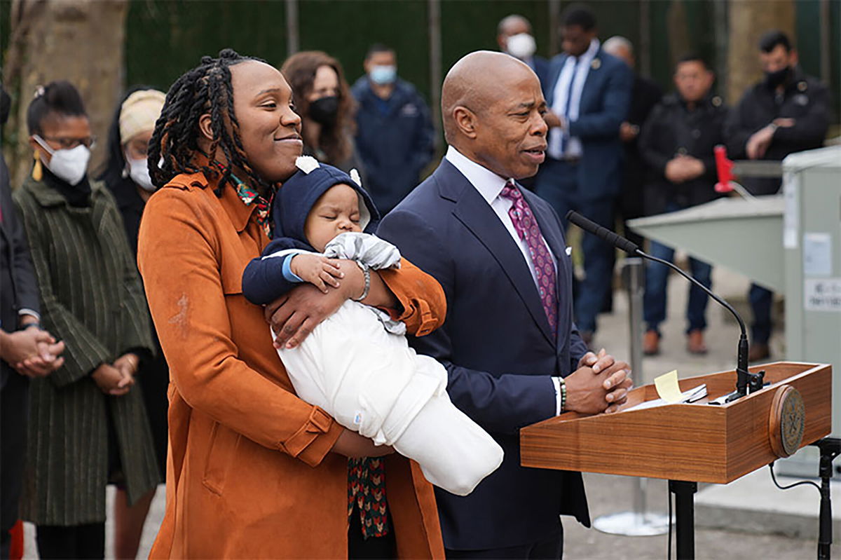 <i>NYC Press Office</i><br/>New York City Mayor Eric Adams announced steps Wednesday to expand the citywide doula program and expand a midwifery Initiative.