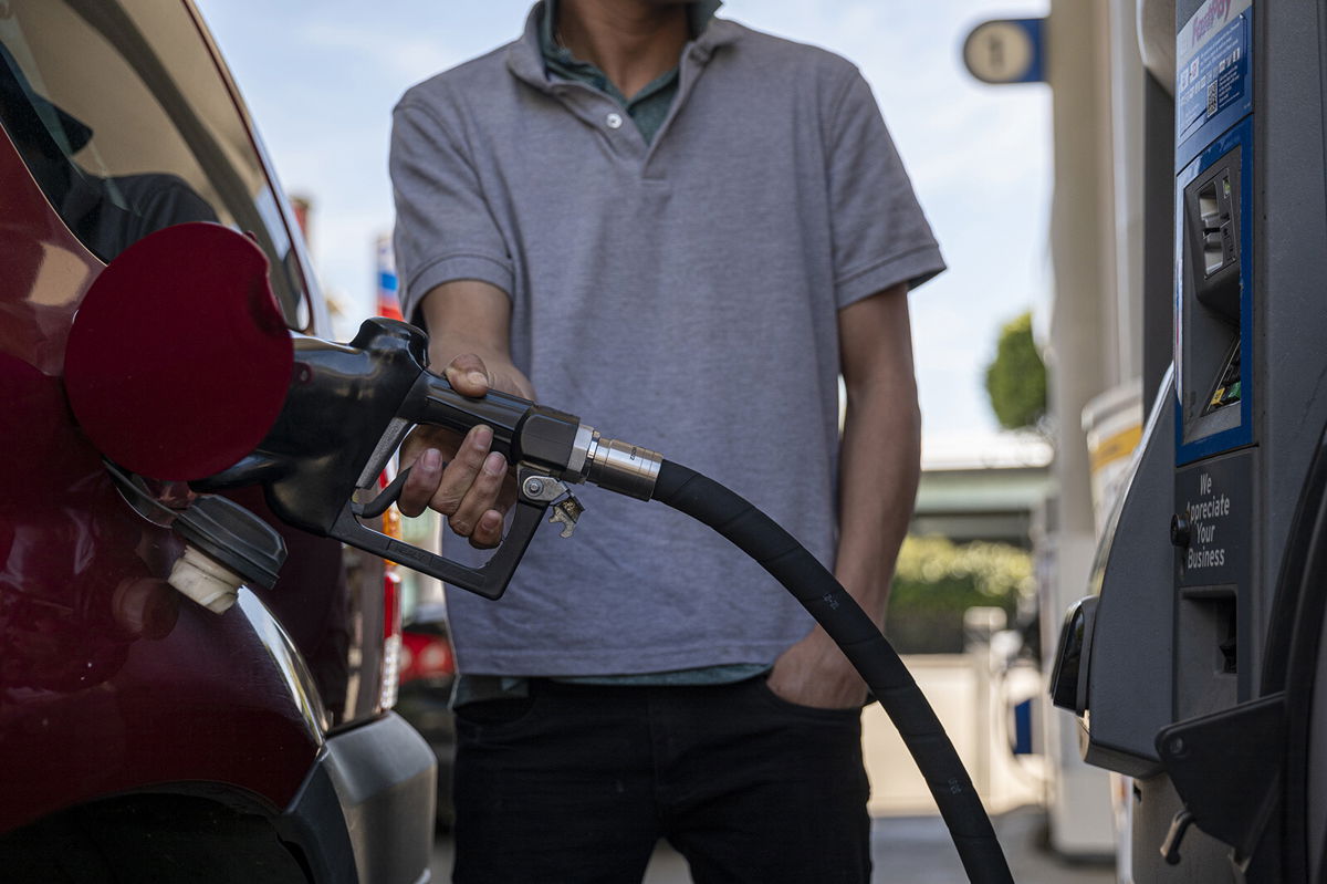<i>David Paul Morris/Bloomberg/Getty Images</i><br/>You might save money on your fill-up by paying cash in the store first vs. a credit card at the pump.