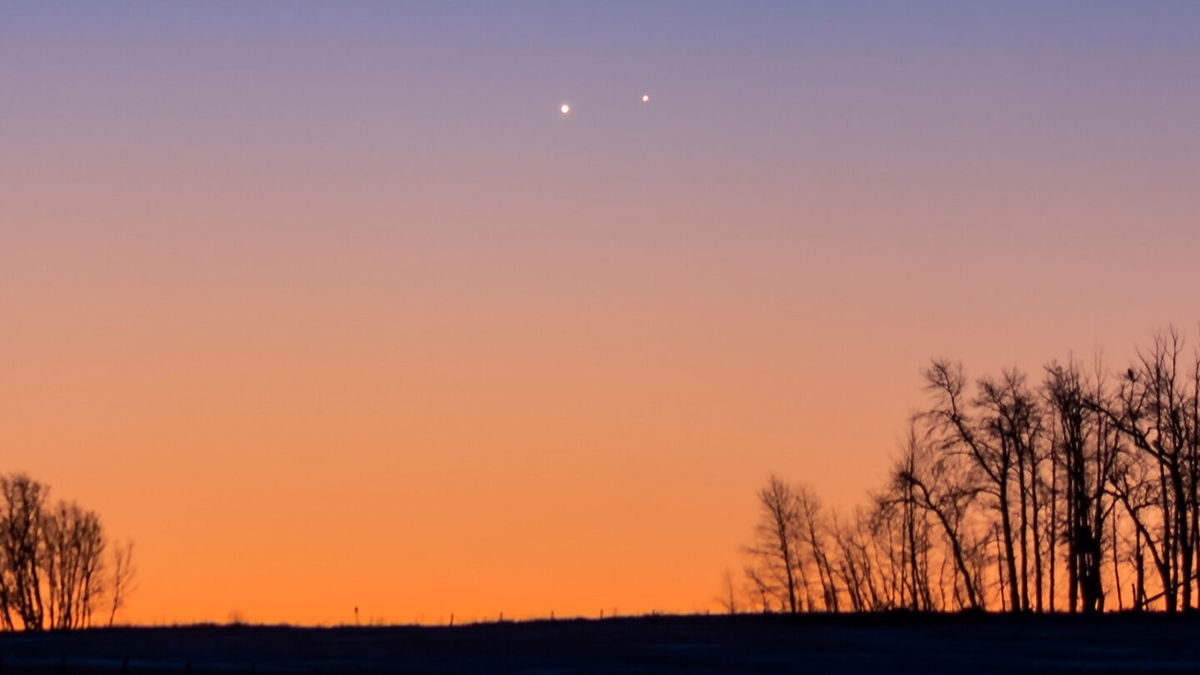<i>VW Pics/Universal Images Group/Getty Images</i><br/>Venus and Jupiter will appear to touch each other in the sky on April 30.