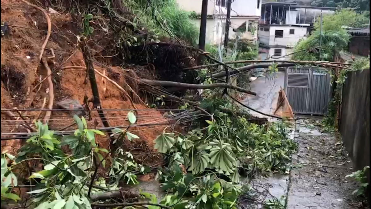 <i>CNN</i><br/>Heavy rains caused landslides in the city of Angra dos Reis