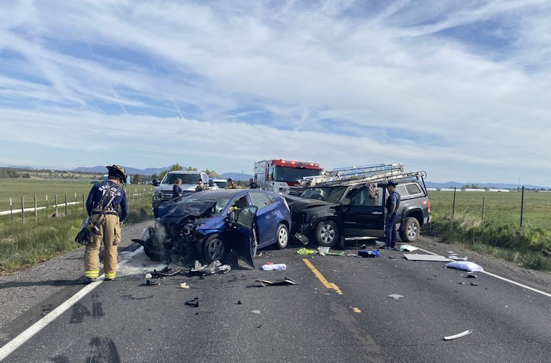 Powell Butte Highway head-on crash sends 3 people to hospital