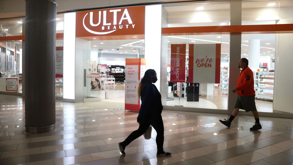 <i>Emilie Richardson/Bloomberg via Getty Images</i><br/>Ulta Beauty apologizes for 'very insensitive' email about Kate Spade.