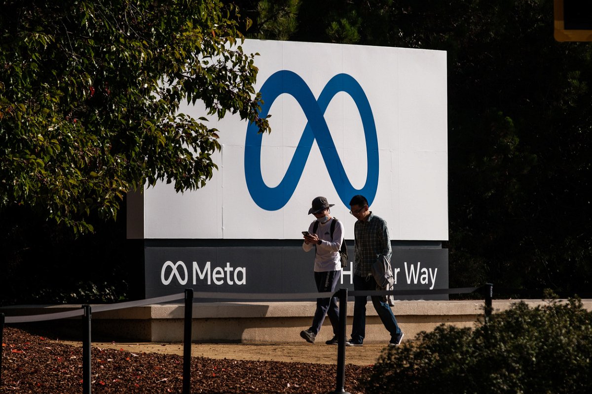 <i>Nick Otto/Bloomberg/Getty Images</i><br/>Meta Platforms signage outside the company's headquarters in Menlo Park