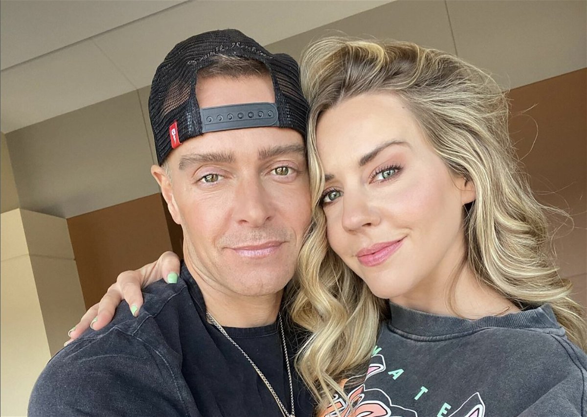Joey Lawrence Marries Actress Samantha Cope