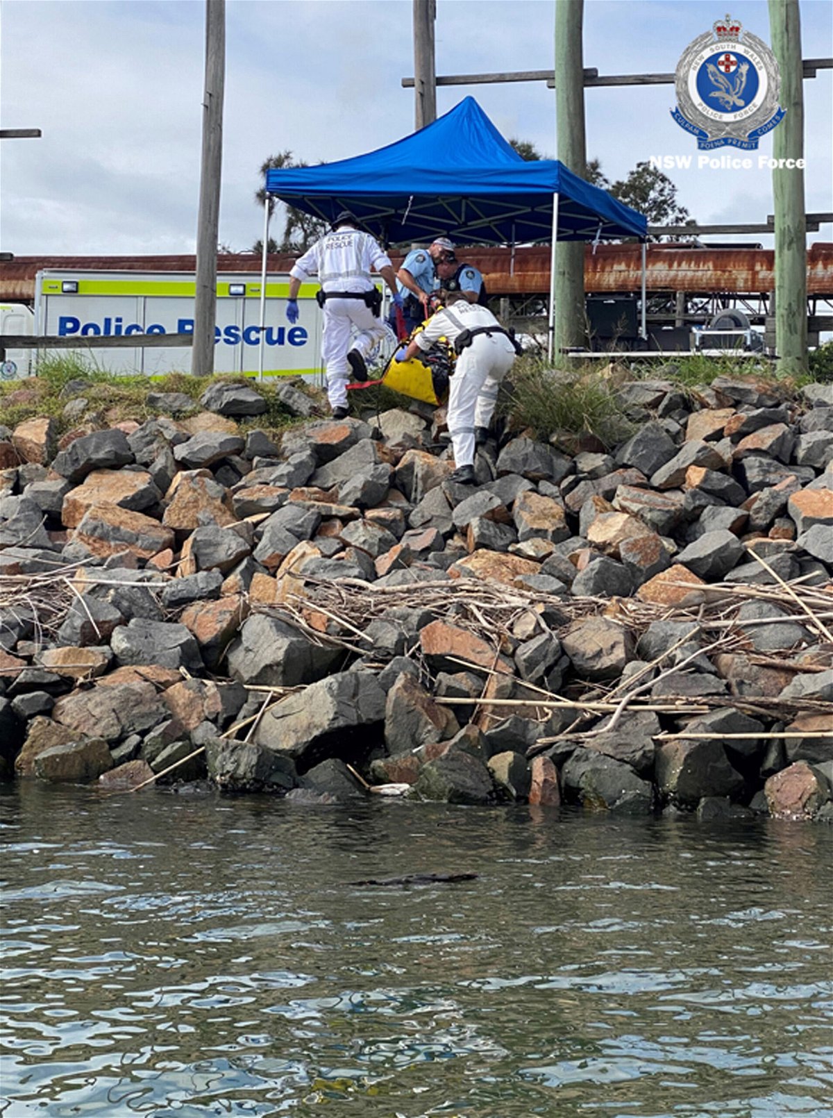 <i>NSW Police</i><br/>Police investigate after packages of suspected cocaine were found near the body of a diver that washed up at the Hunter River in Newcastle